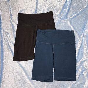 Old Navy Women's Black and Teal Bike Shorts